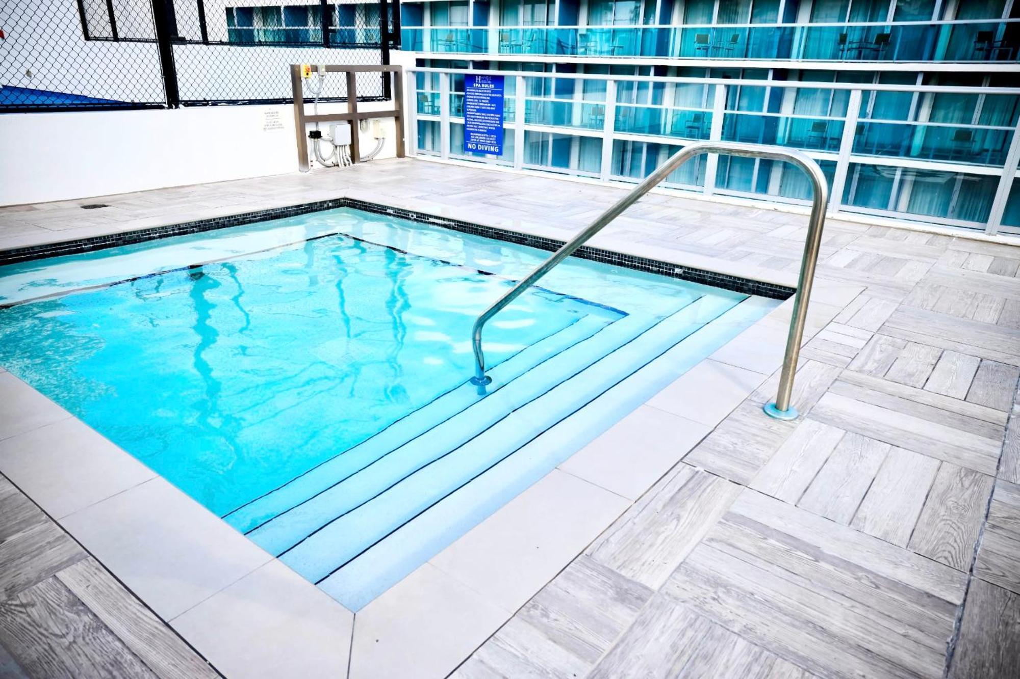 Diamond In The Sky Villa Hollywood Exterior photo